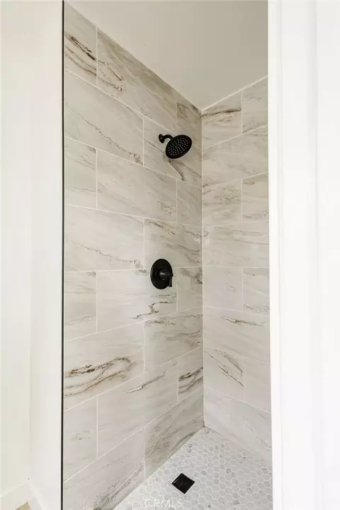 Bath - 8930 Boxwood Ave, Fontana, CA 92335 photo 2 of 8
