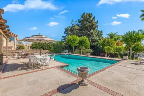 Exterior - 320 Browning St, Upland, CA 91784 photo 6 of 11