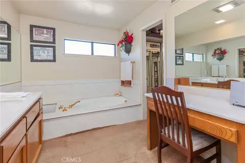 Bath - 320 Browning St, Upland, CA 91784 photo 5 of 6