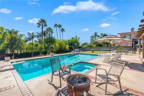 Exterior - 320 Browning St, Upland, CA 91784 photo 5 of 11