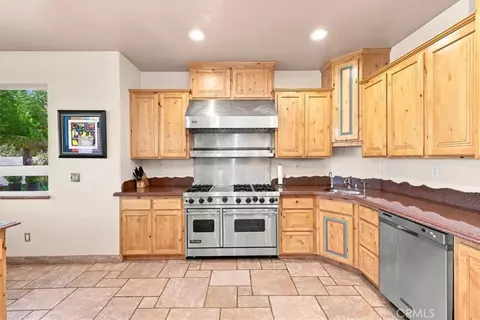 Kitchen - 7414 3rd, Hesperia, CA 92345 photo 6 of 10