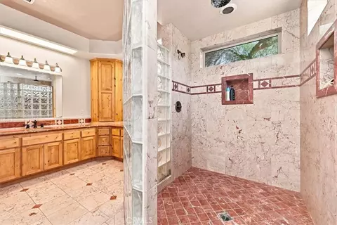 Bath - 7414 3rd, Hesperia, CA 92345 photo 3 of 5