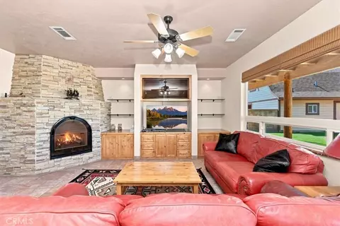 Living - 7414 3rd, Hesperia, CA 92345 photo 1 of 3