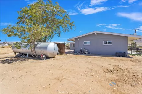 Exterior - 10274 Merino Ave, Apple Valley, CA 92308 photo 7 of 13