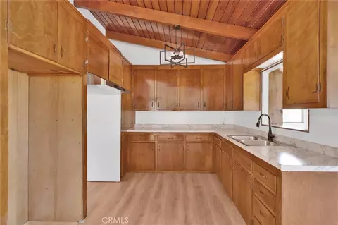 Kitchen - 10274 Merino Ave, Apple Valley, CA 92308 photo 1 of 1