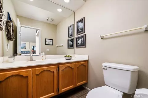 Bath - 16401 Orangewind Ln, Riverside, CA 92503 photo 1 of 6
