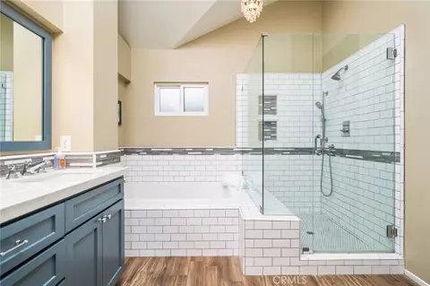 Bath - 16401 Orangewind Ln, Riverside, CA 92503 photo 5 of 6