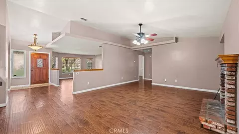 Living - 16165 Chiwi, Apple Valley, CA 92307 photo 3 of 4
