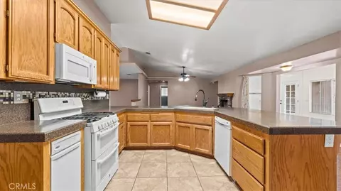 Kitchen - 16165 Chiwi, Apple Valley, CA 92307 photo 1 of 1