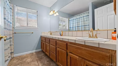 Bath - 16165 Chiwi, Apple Valley, CA 92307 photo 3 of 3