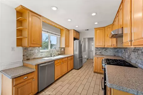 Kitchen - 7746 Beryl St, Rancho Cucamonga, CA 91730 photo 2 of 3