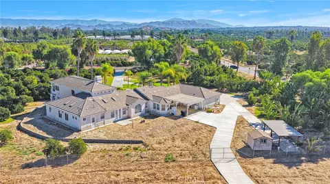 View/Area - 2540 Monroe St, Riverside, CA 92504 photo 8 of 11