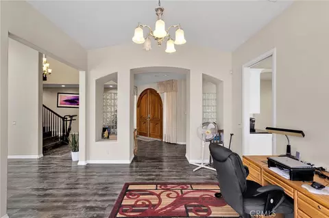 Entry Way - 2540 Monroe St, Riverside, CA 92504 photo 3 of 8