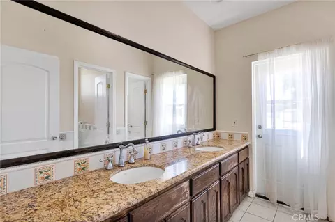 Bath - 2540 Monroe St, Riverside, CA 92504 photo 6 of 9