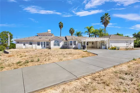 Exterior - 2540 Monroe St, Riverside, CA 92504 photo 5 of 10