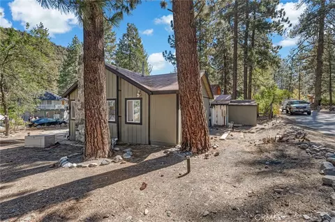 Exterior - 1459 Ross St, Wrightwood, CA 92397 photo 3 of 4