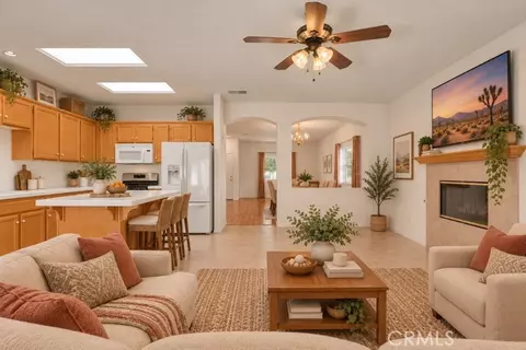 15877 Sapphire St, Victorville, CA 92394