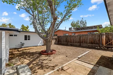 Exterior - 7888 Fox Trl, Yucca Valley, CA 92284 photo 8 of 13