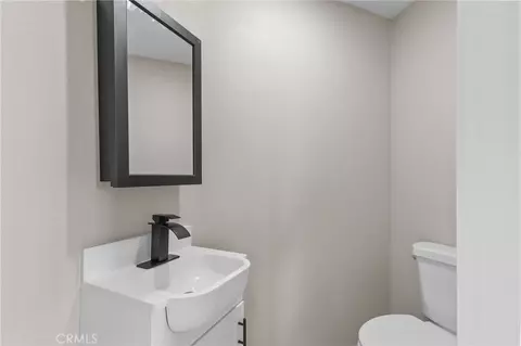 Bath - 7888 Fox Trl, Yucca Valley, CA 92284 photo 4 of 4