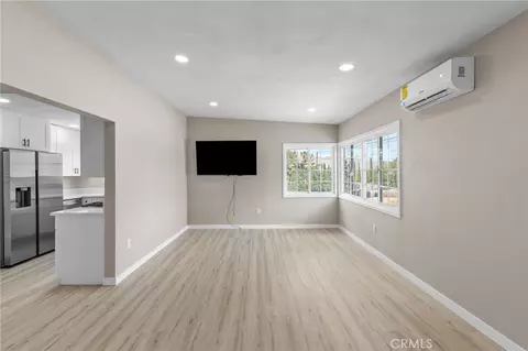 Living - 7888 Fox Trl, Yucca Valley, CA 92284 photo 2 of 6