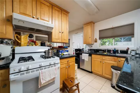 Kitchen - 527 E Maple, Monrovia, CA 91016 photo 4 of 5