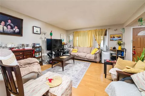 Living - 527 E Maple, Monrovia, CA 91016 photo 1 of 2