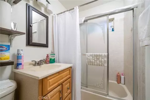 Bath - 527 E Maple, Monrovia, CA 91016 photo 2 of 2