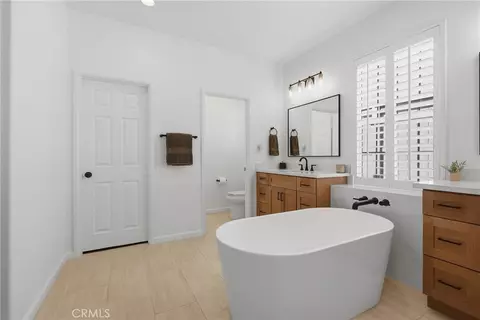 Bath - 1451 Cole Ln, Upland, CA 91784 photo 4 of 6