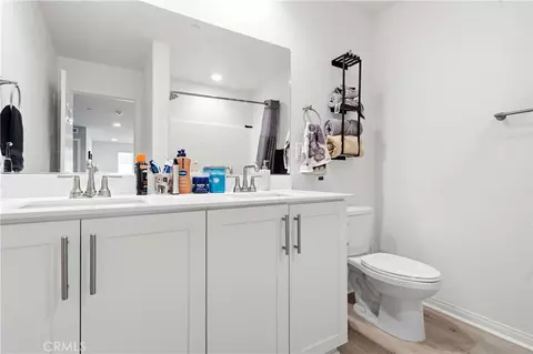 Bath - 10260 Torrey Ct, Hesperia, CA 92345 photo 2 of 4