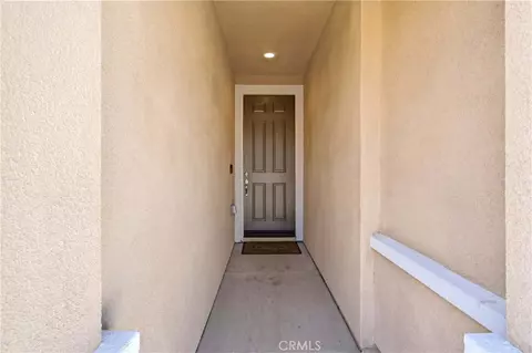 Entry Way - 10260 Torrey Ct, Hesperia, CA 92345 photo 1 of 12