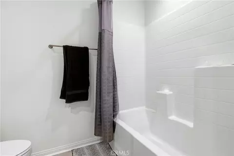 Bath - 10260 Torrey Ct, Hesperia, CA 92345 photo 4 of 4