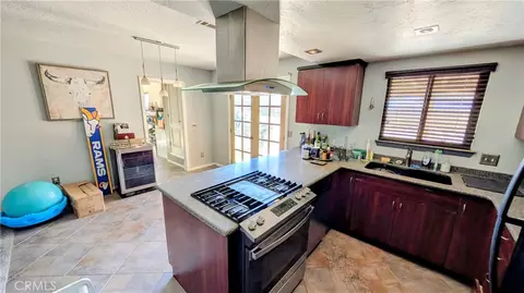 Kitchen - 11746 Mohawk Rd, Apple Valley, CA 92308 photo 2 of 4