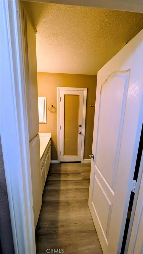 Bath - 11746 Mohawk Rd, Apple Valley, CA 92308 photo 1 of 1