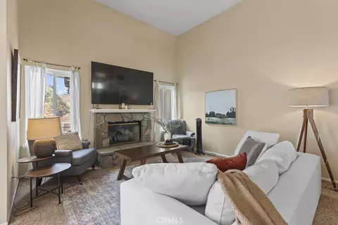 Living - 29042 Jasmine Crk, Highland, CA 92346 photo 2 of 3