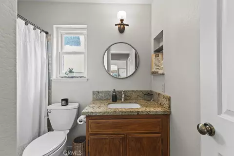 Bath - 29042 Jasmine Crk, Highland, CA 92346 photo 2 of 2