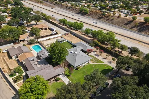 View/Area - 2989 Ladera Rd, San Bernardino, CA 92405 photo 2 of 14
