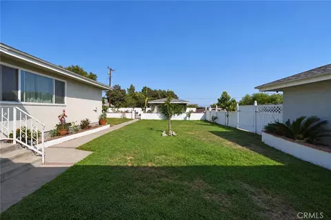 Exterior - 2989 Ladera Rd, San Bernardino, CA 92405 photo 5 of 17