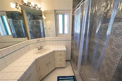 Bath - 2989 Ladera Rd, San Bernardino, CA 92405 photo 3 of 5