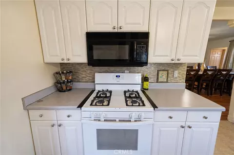 Kitchen - 2989 Ladera Rd, San Bernardino, CA 92405 photo 3 of 4