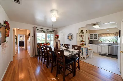 Dining - 2989 Ladera Rd, San Bernardino, CA 92405 photo 3 of 5