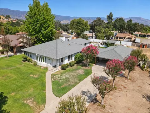 View/Area - 2989 Ladera Rd, San Bernardino, CA 92405 photo 1 of 14