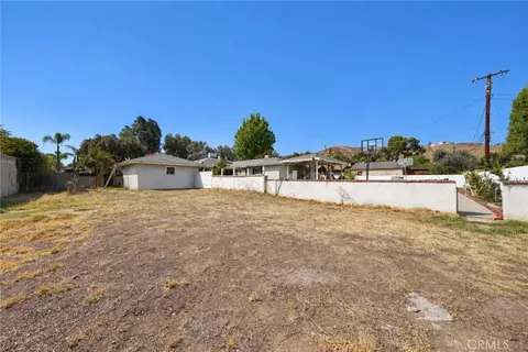 Exterior - 2989 Ladera Rd, San Bernardino, CA 92405 photo 16 of 17