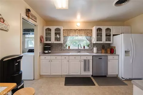 Kitchen - 2989 Ladera Rd, San Bernardino, CA 92405 photo 4 of 4
