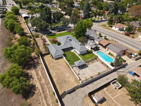 View/Area - 2989 Ladera Rd, San Bernardino, CA 92405 photo 6 of 14