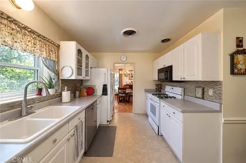 Kitchen - 2989 Ladera Rd, San Bernardino, CA 92405 photo 1 of 4