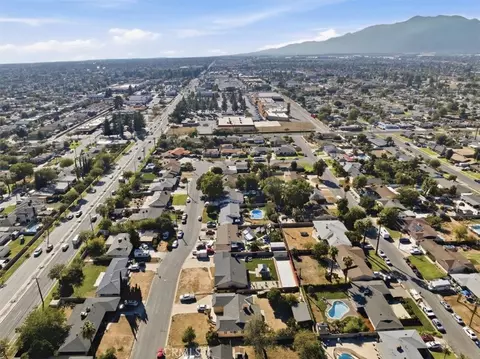 View/Area - 418 E Margarita Rd, Rialto, CA 92376 photo 2 of 5