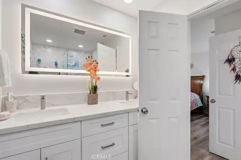 Bath - 418 E Margarita Rd, Rialto, CA 92376 photo 1 of 5