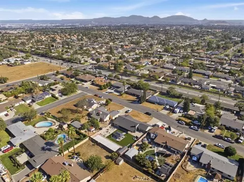 View/Area - 418 E Margarita Rd, Rialto, CA 92376 photo 3 of 5