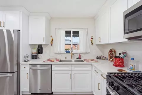 Kitchen - 418 E Margarita Rd, Rialto, CA 92376 photo 4 of 4