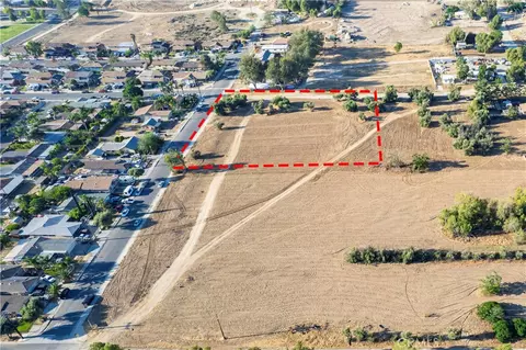 0 313-211-004, Perris, CA 92570 photo 4